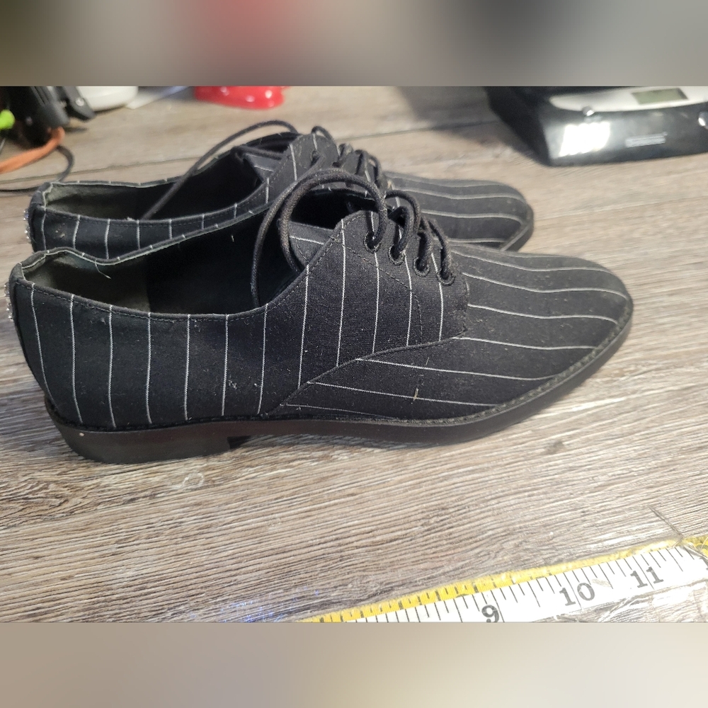Lauren Ralph Lauren Black Pinstripe Shoes Womans Size 6.5‎